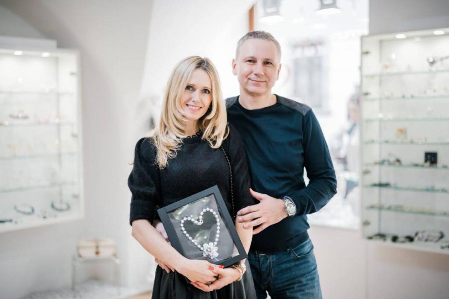 Bibiana Hallová: Začínala pri reprákoch, dnes jej rukami prechádzajú vzácne šperky, ktoré zdobia celebrity