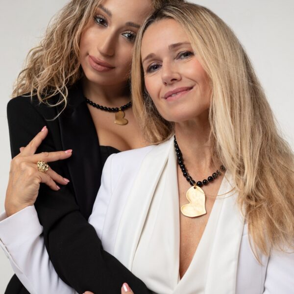 4 BB media MAMA&DCÉRA MALÝ ÓNYX