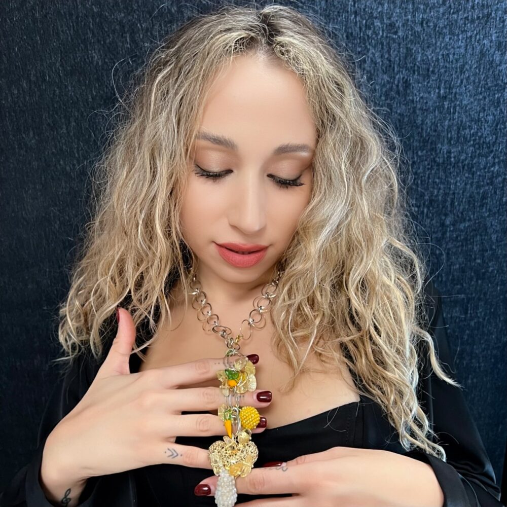 HAPPY NECKLACE