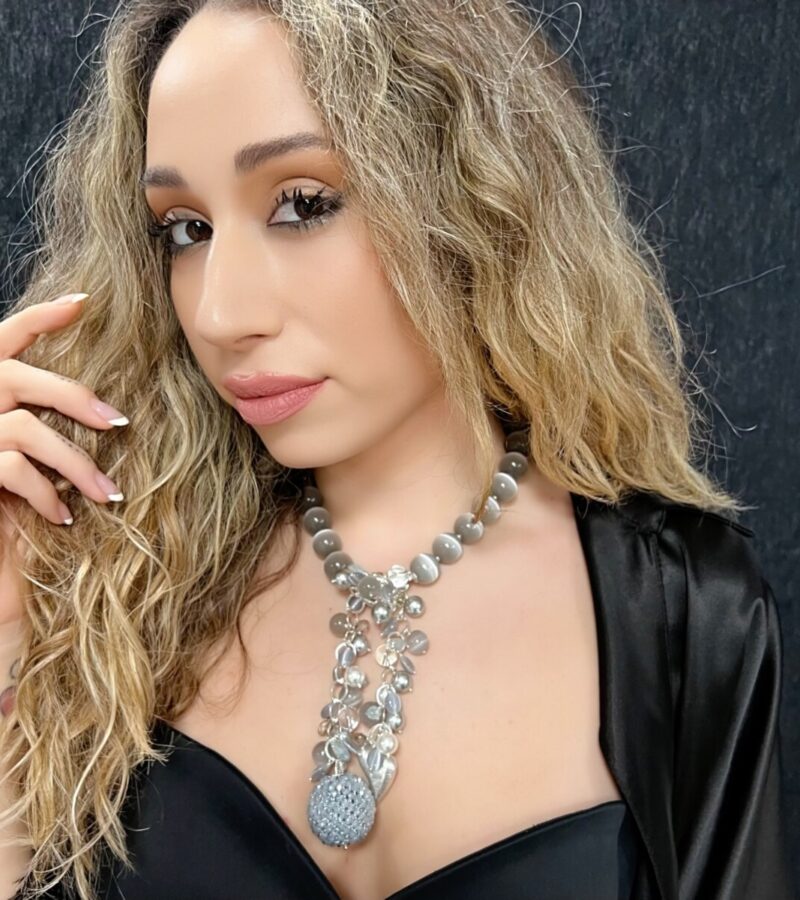 Silver sparkling bomb