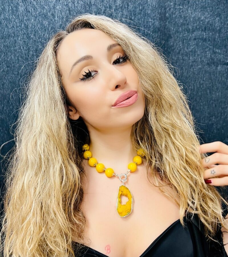 yellow stones