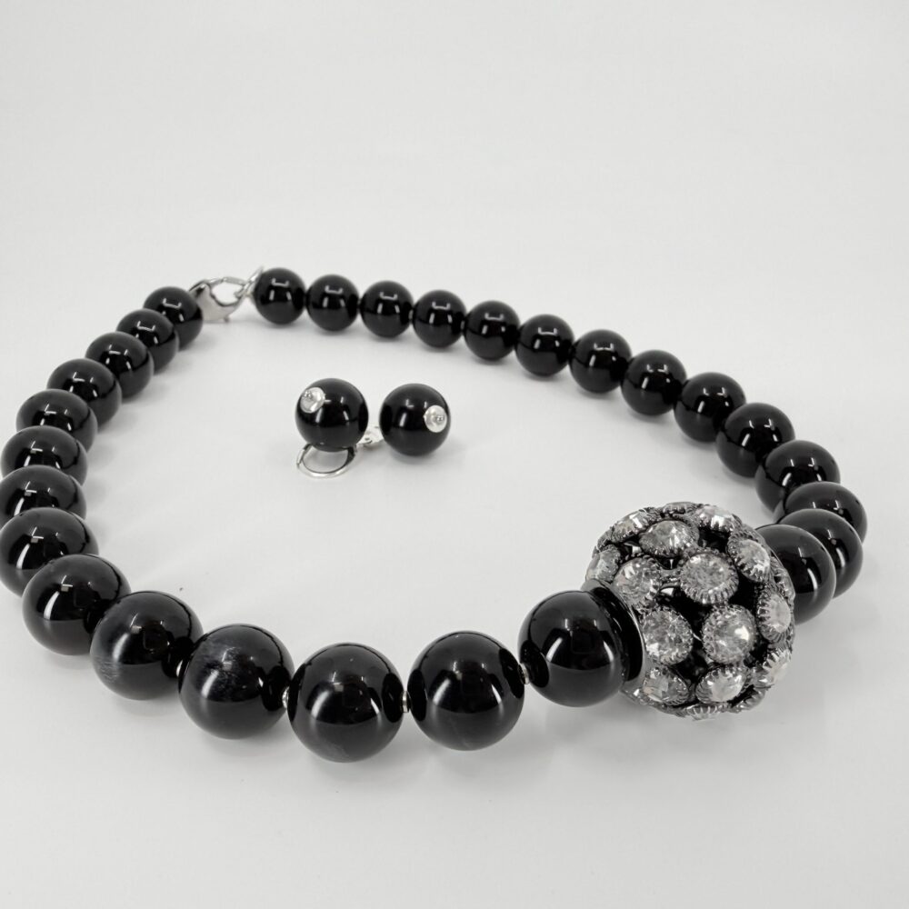 Midnight essence Midnight essence